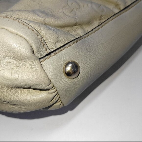 Gucci GG Signature Abbey Tote - Picture 11 of 16